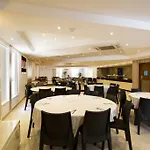 Blubay By St Aparthotel