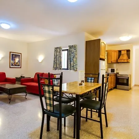 Ξενοδοχείο με διαμερίσματα Blubay By St