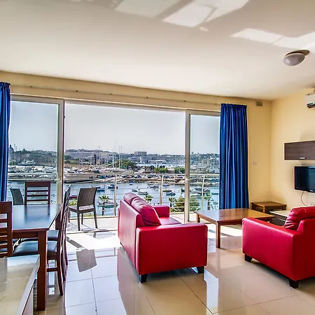 Blubay By St Aparthotel