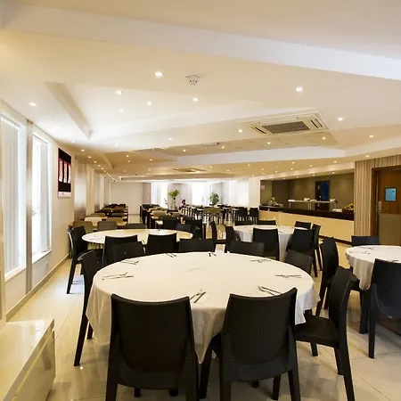 Blubay By St Aparthotel