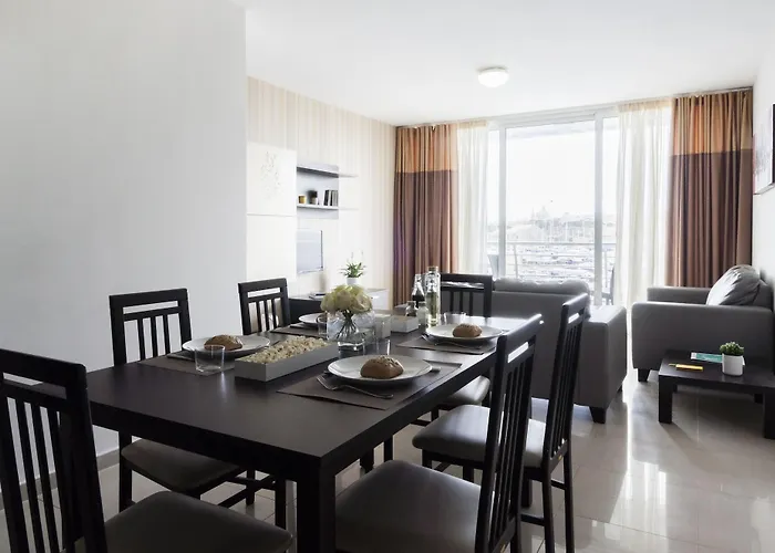 Blubay By St Apartahotel 3*