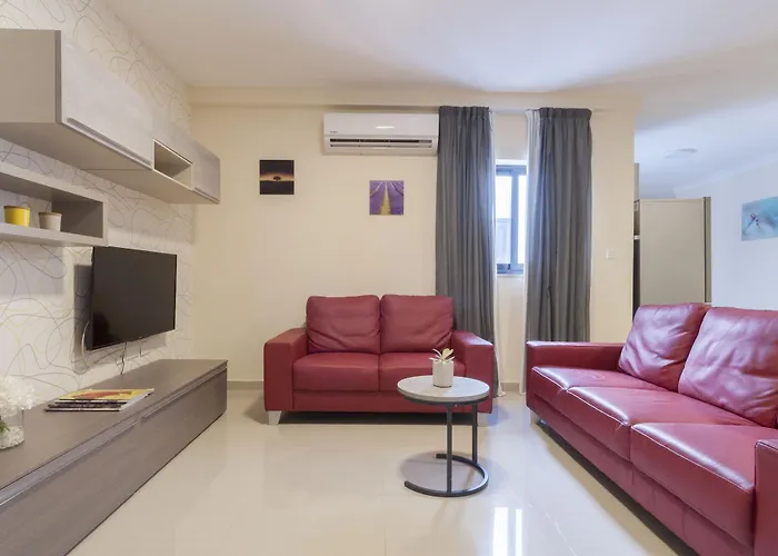 Blubay By St Apartahotel Gzira